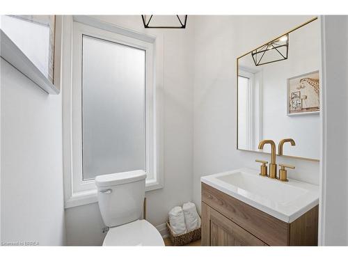 55 Jones Street, Hamilton, ON - Indoor Photo Showing Bathroom