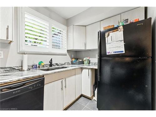 21 D'Aubigny Road, Brantford, ON - Indoor Photo Showing Kitchen