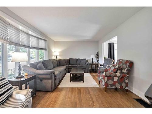 17 Penny Lane, Brantford, ON - Indoor Photo Showing Living Room