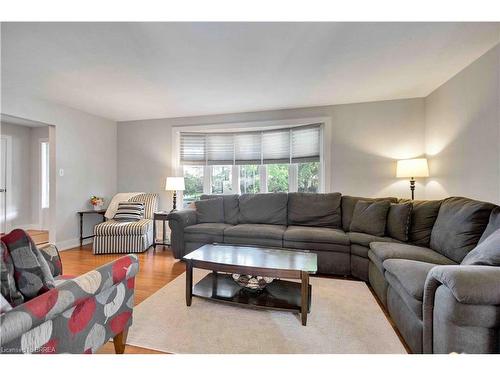 17 Penny Lane, Brantford, ON - Indoor Photo Showing Living Room