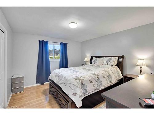 17 Penny Lane, Brantford, ON - Indoor Photo Showing Bedroom