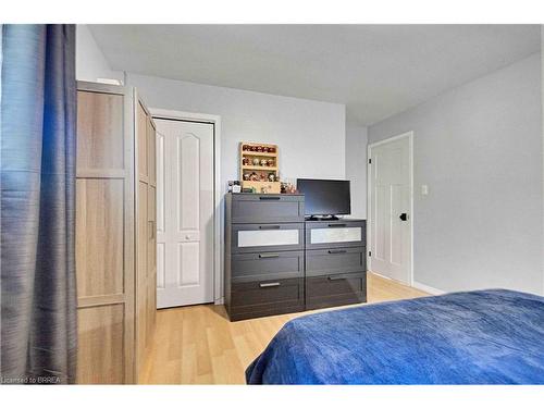 17 Penny Lane, Brantford, ON - Indoor Photo Showing Bedroom