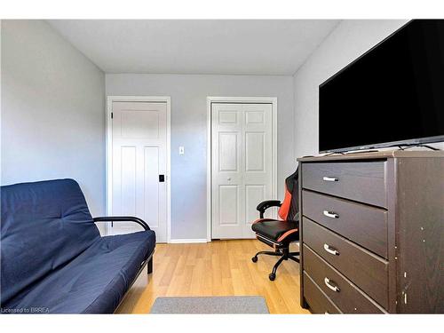 17 Penny Lane, Brantford, ON - Indoor