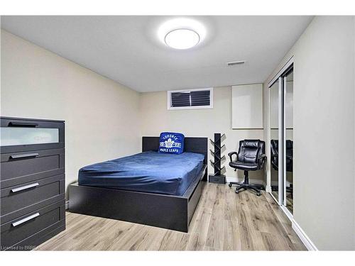 17 Penny Lane, Brantford, ON - Indoor Photo Showing Bedroom