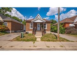 35 Salisbury Avenue  Brantford, ON N3S 1M6