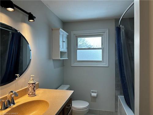 340 Cartier Drive, Woodstock, ON - Indoor Photo Showing Bathroom