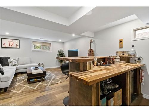 8 Sandy Row, Brantford, ON - Indoor