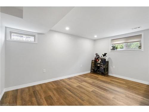 8 Sandy Row, Brantford, ON - Indoor