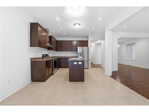 106 Barlow Place, Paris, ON - Indoor Photo Showing Kitchen