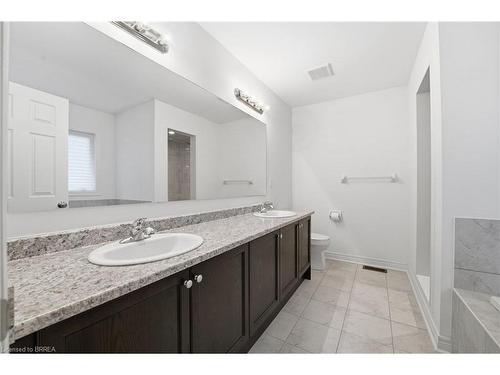 106 Barlow Place, Paris, ON - Indoor Photo Showing Bathroom