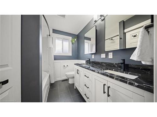 45 Latzer Crescent, Brantford, ON - Indoor Photo Showing Bathroom