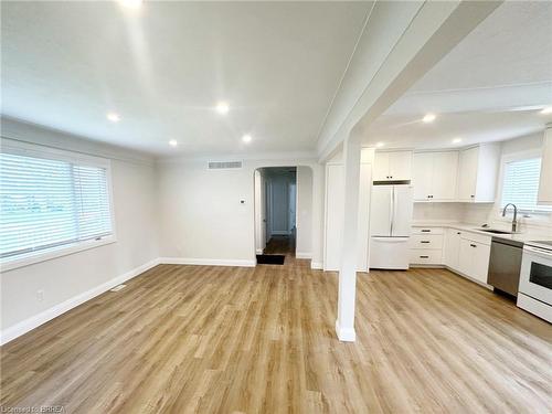 75 Henderson Avenue, Brantford, ON - Indoor Photo Showing Kitchen