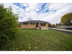 37 Rowanwood Avenue  Brantford, ON N3S 7C1
