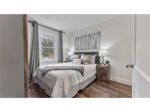 69 Lyons Avenue, Brantford, ON - Indoor Photo Showing Bedroom