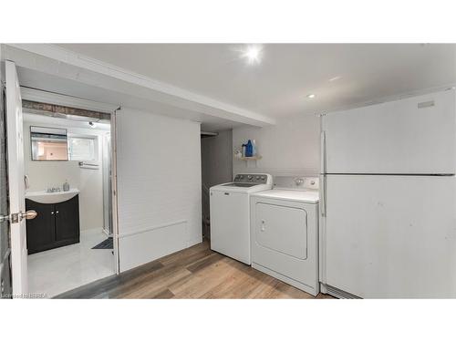 69 Lyons Avenue, Brantford, ON - Indoor Photo Showing Laundry Room
