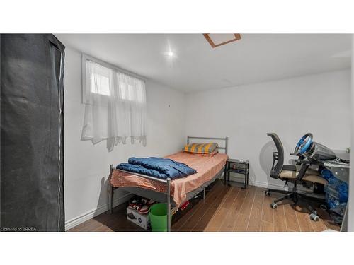 69 Lyons Avenue, Brantford, ON - Indoor Photo Showing Bedroom