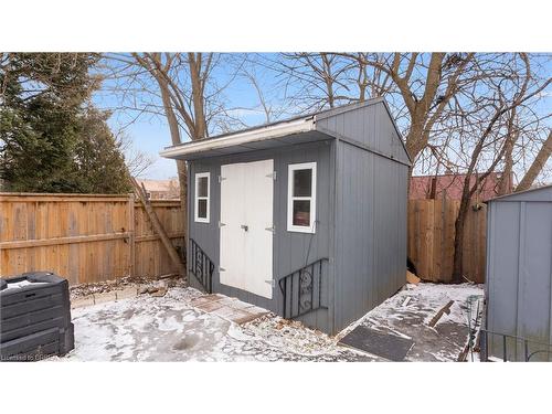 69 Lyons Avenue, Brantford, ON - Outdoor