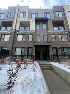 32-3550 Colonial Drive  Mississauga, ON L5L 0C1