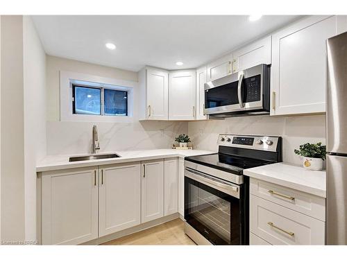 269 East 28Th Street, Hamilton, ON - Indoor Photo Showing Kitchen With Stainless Steel Kitchen With Upgraded Kitchen