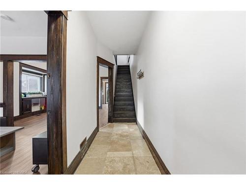 87 Barnesdale Avenue N, Hamilton, ON - Indoor Photo Showing Other Room