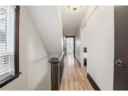 87 Barnesdale Avenue N, Hamilton, ON - Indoor Photo Showing Other Room