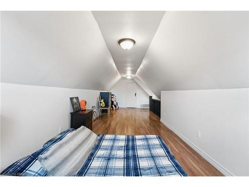 87 Barnesdale Avenue N, Hamilton, ON - Indoor Photo Showing Other Room