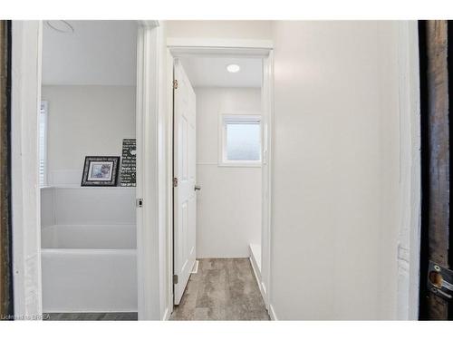 87 Barnesdale Avenue N, Hamilton, ON - Indoor Photo Showing Other Room