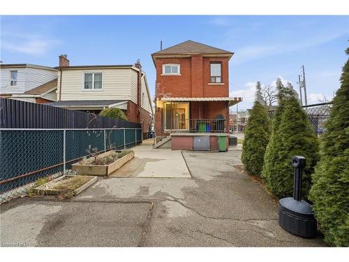 87 Barnesdale Avenue N, Hamilton, ON - Outdoor