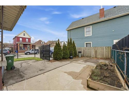 87 Barnesdale Avenue N, Hamilton, ON - Outdoor