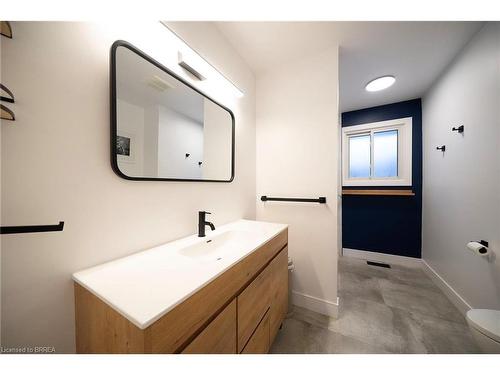 2 Grenada Drive, Simcoe, ON - Indoor Photo Showing Bathroom