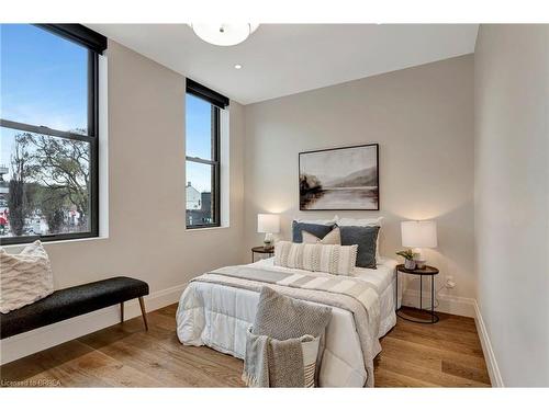 202-7 Grand River Street N, Paris, ON - Indoor Photo Showing Bedroom