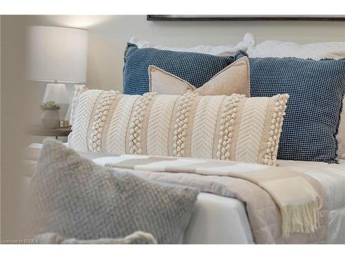 202-7 Grand River Street N, Paris, ON - Indoor Photo Showing Bedroom