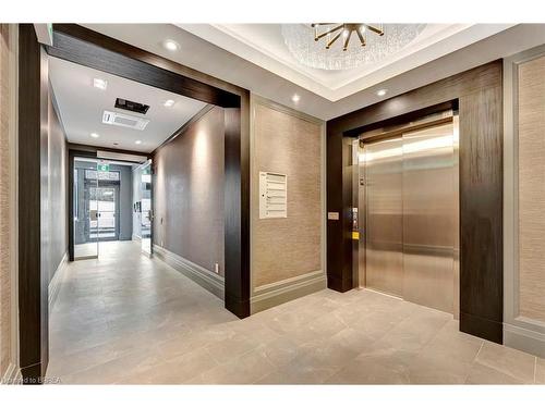 202-7 Grand River Street N, Paris, ON - Indoor Photo Showing Other Room