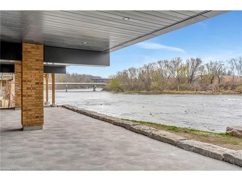 202-7 Grand River Street N, Paris, ON - Outdoor