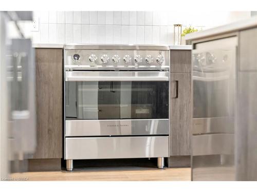 202-7 Grand River Street N, Paris, ON - Indoor Photo Showing Kitchen