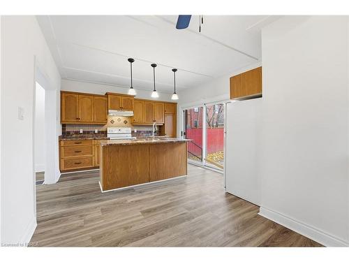 12 St James Street, Brantford, ON - Indoor Photo Showing Kitchen