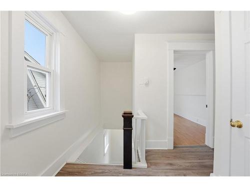 12 St James Street, Brantford, ON - Indoor Photo Showing Other Room