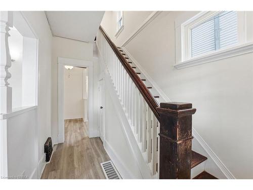 12 St James Street, Brantford, ON - Indoor Photo Showing Other Room