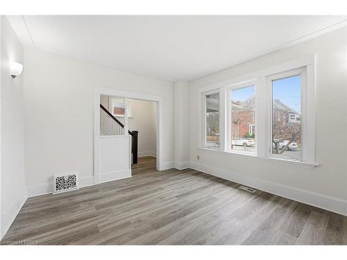 12 St James Street, Brantford, ON - Indoor Photo Showing Other Room