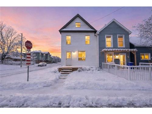 581 John Street N, Hamilton, ON - Outdoor