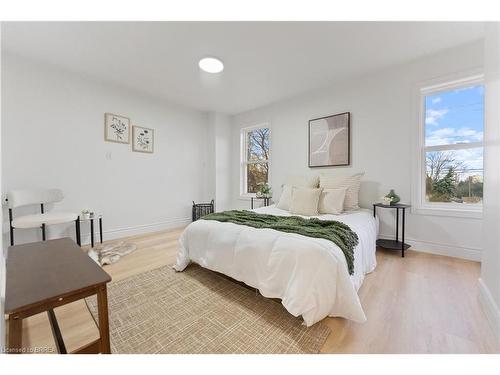 581 John Street N, Hamilton, ON - Indoor Photo Showing Bedroom