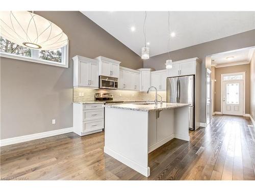 8-26 Reid Street, St. George, ON - Indoor Photo Showing Kitchen With Upgraded Kitchen