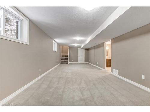 8-26 Reid Street, St. George, ON - Indoor Photo Showing Other Room