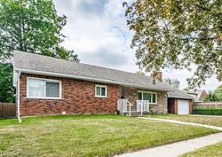 75 Henderson Avenue  Brantford, ON N3R 4W1
