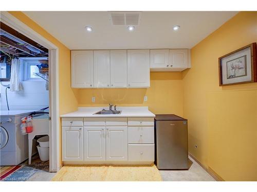 9 Max Webster Road, Brantford, ON - Indoor Photo Showing Laundry Room