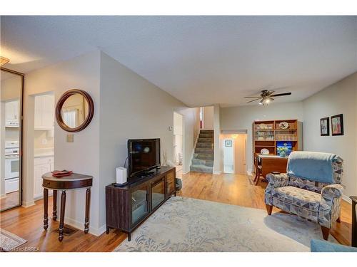 9 Max Webster Road, Brantford, ON - Indoor Photo Showing Living Room