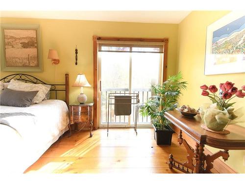 80 Mary Street, Creemore, ON - Indoor Photo Showing Bedroom