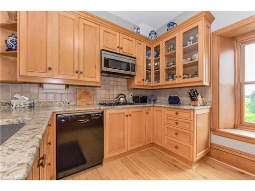 6086 5Th Line, Centre Wellington, ON - Indoor Photo Showing Kitchen