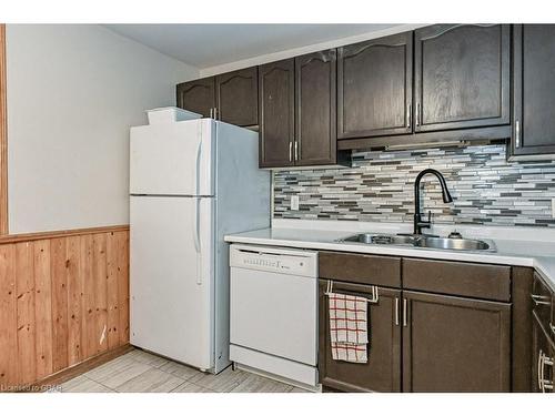 95 Pelham Road, St. Catharines, ON - Indoor Photo Showing Kitchen With Double Sink