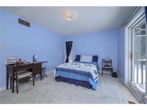 919 Guelph Road, Fergus, ON - Indoor Photo Showing Bedroom